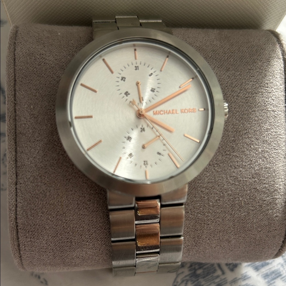 Michael Kors Cream Textured Box